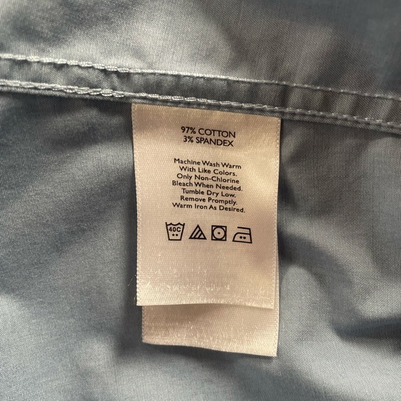 Eddie Bauer Women’s Tall-Large Wrinkle-Free Short Sleeve Shirt-Light Blue - Picture 4 of 4